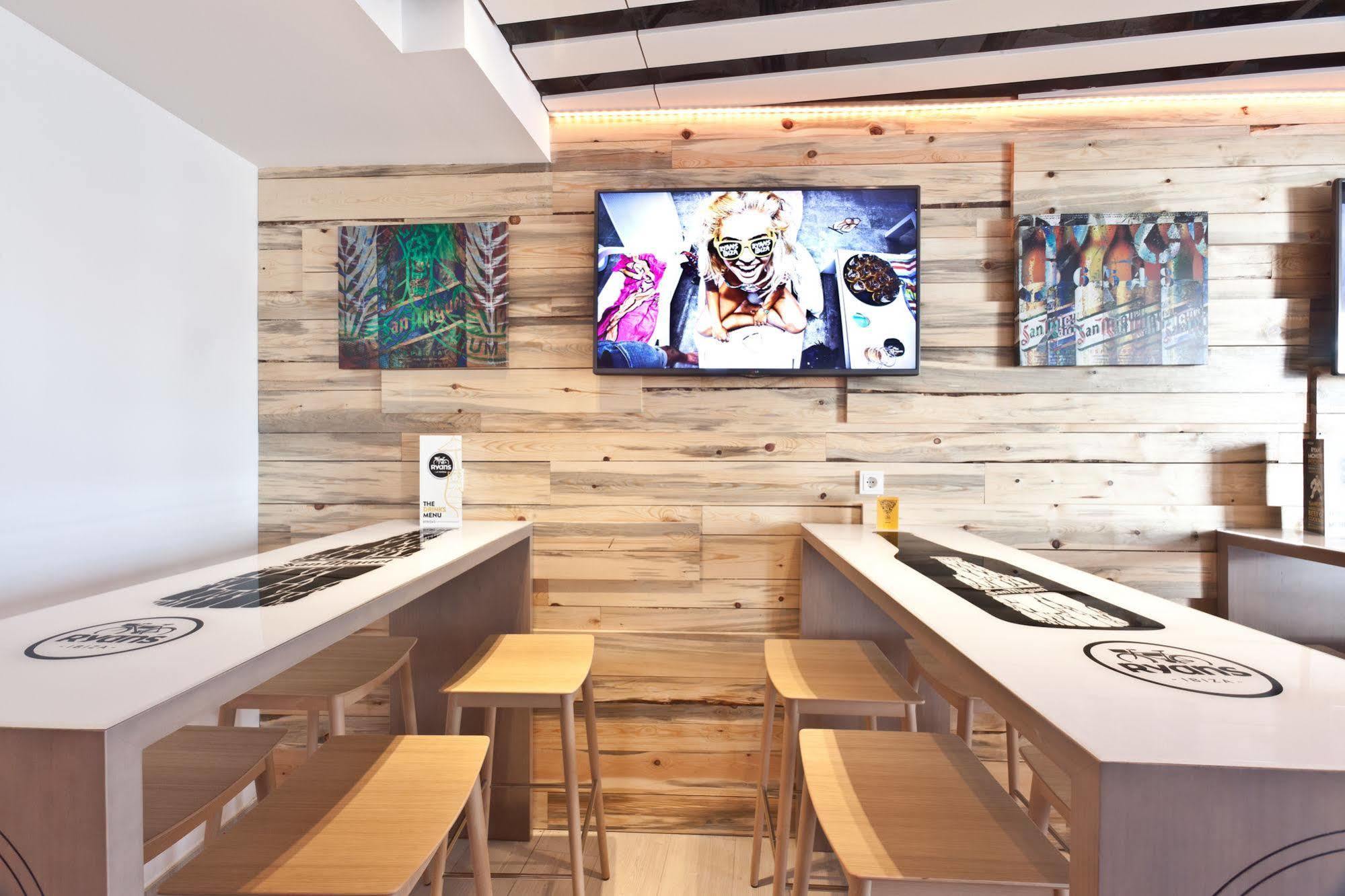 Ten Hostel Ibiza